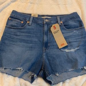 Levi’s high rise denim shorts size 16 NWT